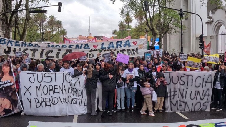 Triple femicidio de Florencio Varela: miles de personas se movilizan para reclamar justicia por Brenda, Morena y Lara
