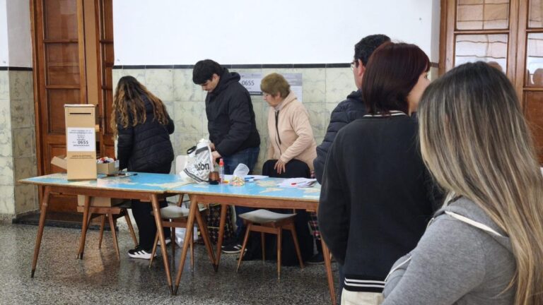 Estiman cerca del 60% de participación en una elección que puede indicar la voluntad para octubre