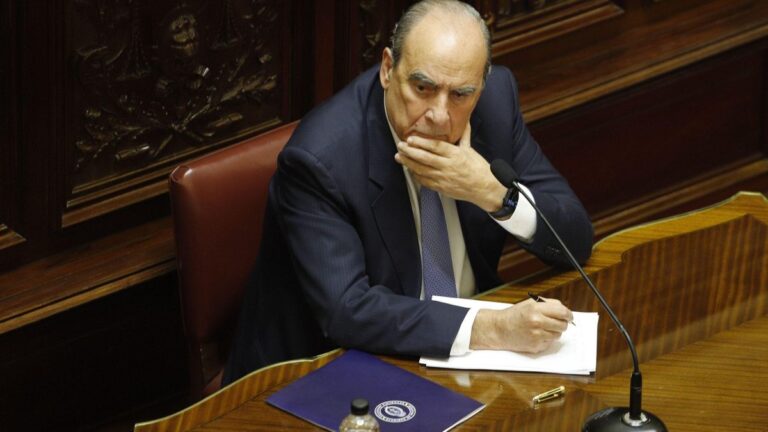 El Gobierno se niega a aplicar la ley de discapacidad y la oposición pide la cabeza de Francos
