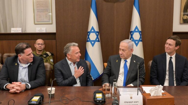 Entra en vigor el alto el fuego en Gaza e Israel repliega sus tropas