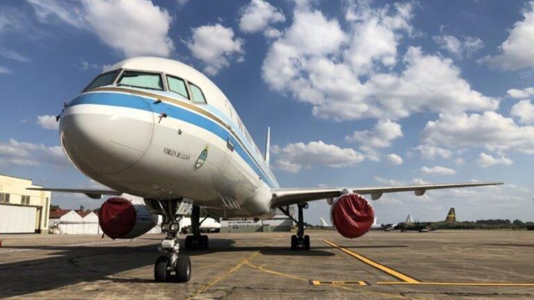 El avión presidencial Tango 01 aparece mencionado en pagos de 2016 a través del mismo fideicomiso que usó Machado