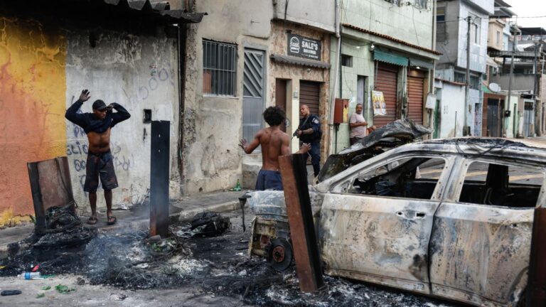 Comando Vermelho contraataca y paraliza las calles de Río de Janeiro