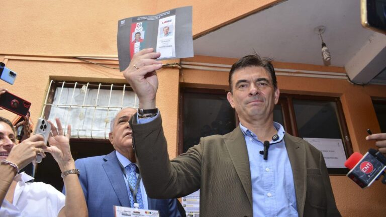 El centrista Rodrigo Paz pone fin a 20 años de socialismo y es el nuevo presidente de Bolivia El centrista Rodrigo Paz pone fin a 20 años de socialismo y es el nuevo presidente de Bolivia