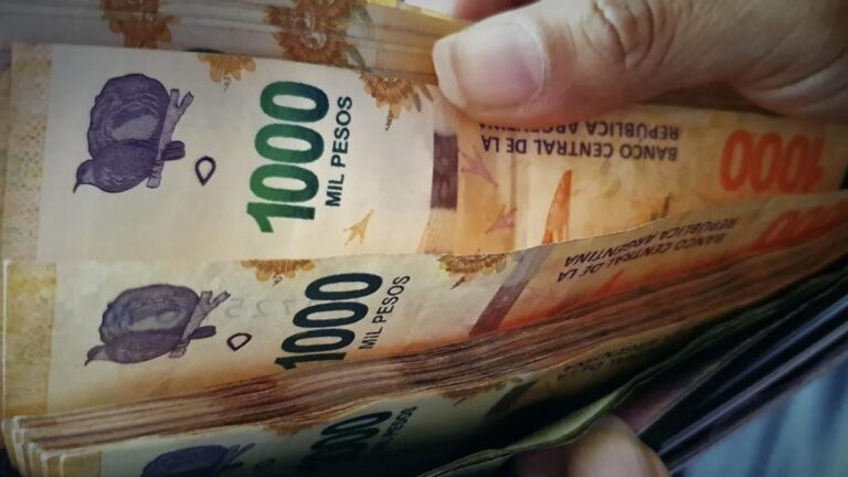 Ni Bessent lo logró: los argentinos mantienen una confianza crítica en el peso