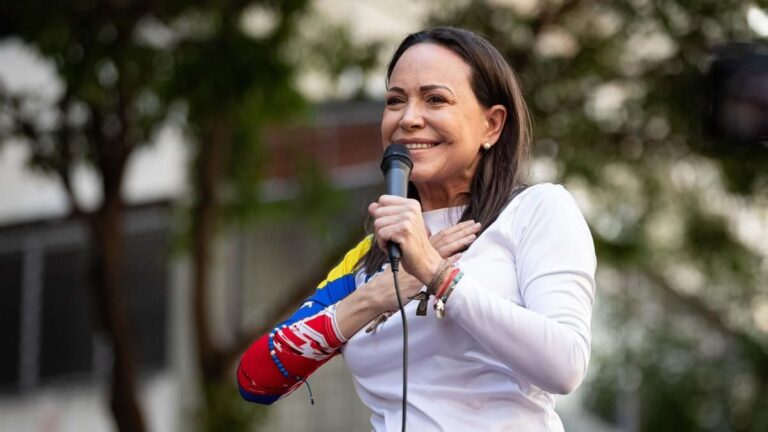 La opositora venezolana María Corina Machado se lleva el Nobel de la Paz que ansiaba Trump
