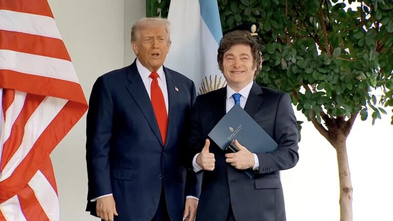 Milei se reúne con Trump en la Casa Blanca tras el rescate financiero de EE.UU.