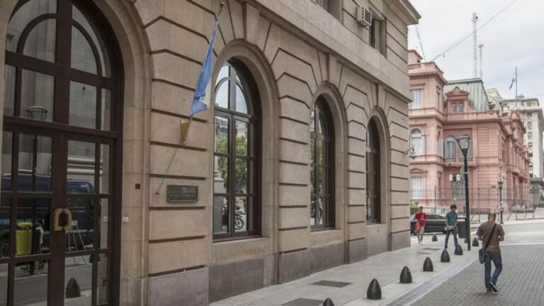 La SIDE, en virtual parálisis: crisis operativa, zozobra interna y Neiffert en la cuerda floja La SIDE, en virtual parálisis: crisis operativa, zozobra interna y Neiffert en la cuerda floja