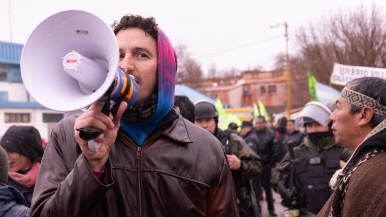 El Golfo San Matías, entre la «épica» del GNL y la protesta socioambiental
