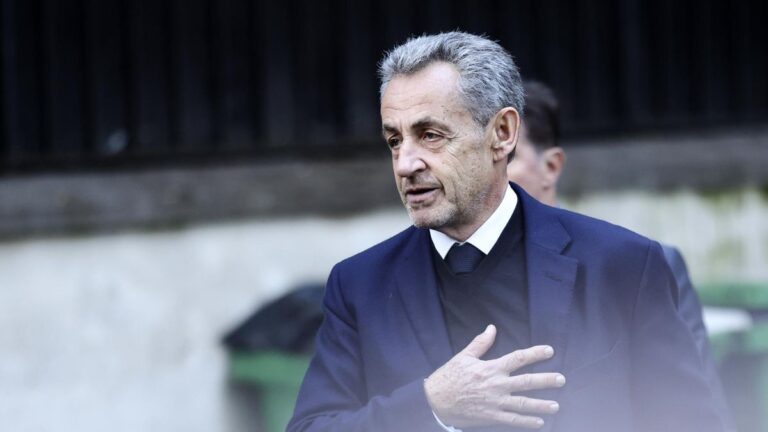Nicolas Sarkozy ingresó en prisión tras ser condenado a cinco años de cárcel Nicolas Sarkozy ingresó en prisión tras ser condenado a cinco años de cárcel