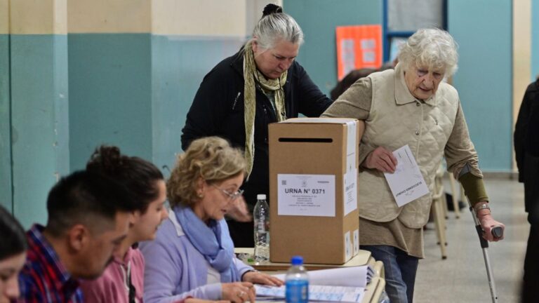 La Cámara Nacional Electoral ordenó que los resultados electorales se informen por distritos La Cámara Nacional Electoral ordenó que los resultados electorales se informen por distritos