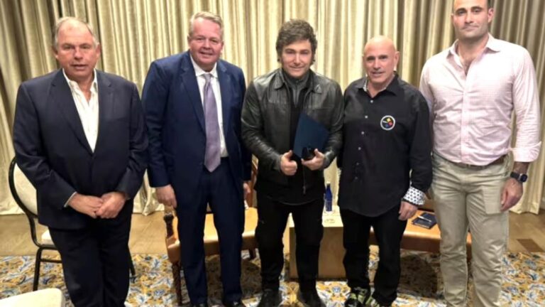 Resignación empresaria por las reformas de Milei y sospechas de información privilegiada de Bessent Resignación empresaria por las reformas de Milei y sospechas de información privilegiada de Bessent