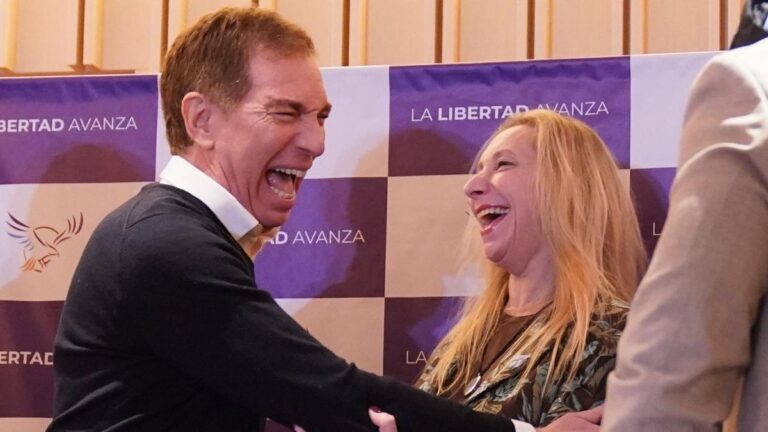 Santilli visitó la Casa Rosada y fue presentado ante la mesa política de Milei