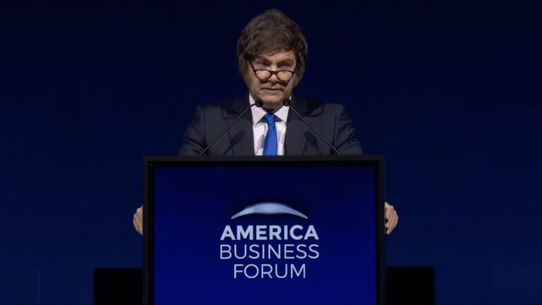 Milei llamó en EE.UU. a conformar un “consenso capitalista” en Argentina a través de una “gran coalición” Milei llamó en EE.UU. a conformar un “consenso capitalista” en Argentina a través de una “gran coalición”