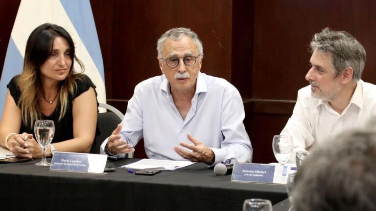 Santiago Caputo convierte al Ministerio de Salud en su última fortaleza y resiste el desgaste de Mario Lugones Santiago Caputo convierte al Ministerio de Salud en su última fortaleza y resiste el desgaste de Mario Lugones