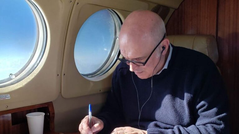 Una nueva escala en el vuelo de Espert y «Fred» Machado Una nueva escala en el vuelo de Espert y «Fred» Machado