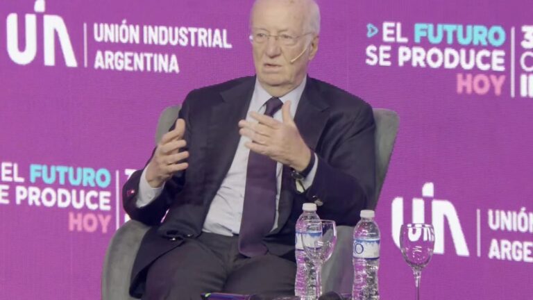 Rocca le hizo guiños al Gobierno en sus reformas pero reclamó «pensar una política industrial» Rocca le hizo guiños al Gobierno en sus reformas pero reclamó «pensar una política industrial»