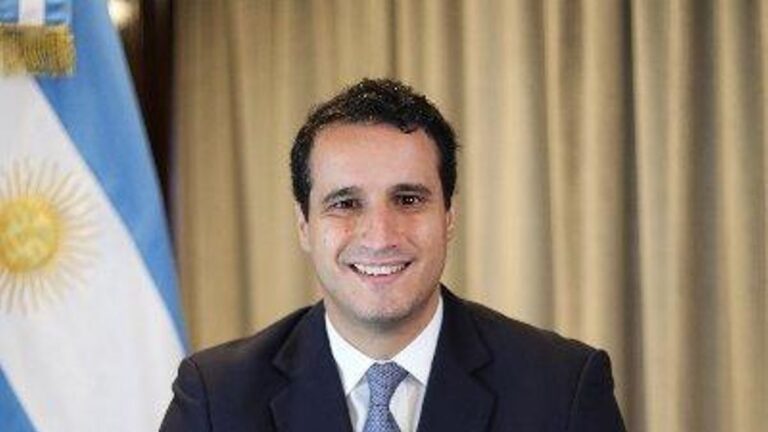 El yerno de Calvete llegó al Gobierno de la mano de los Neuss y centró su gestión en las empresas de Tierra del Fuego