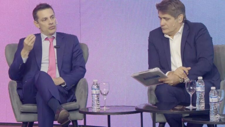 El Gobierno anunció cómo completará las vacantes judiciales mientras negocia en secreto con el kirchnerismo El Gobierno anunció cómo completará las vacantes judiciales mientras negocia en secreto con el kirchnerismo