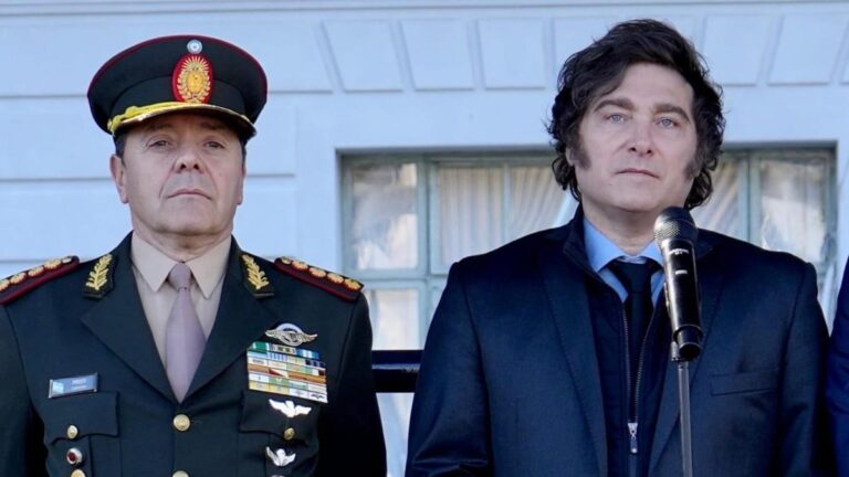 Asume Presti como ministro de Defensa y designaría a más militares en cargos políticos