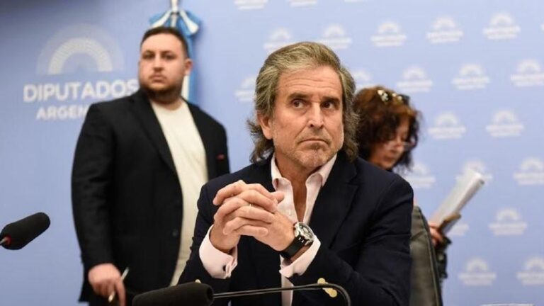 El Gobierno arranca una semana crucial en el Congreso con el Presupuesto y la reforma laboral como ejes principales El Gobierno arranca una semana crucial en el Congreso con el Presupuesto y la reforma laboral como ejes principales