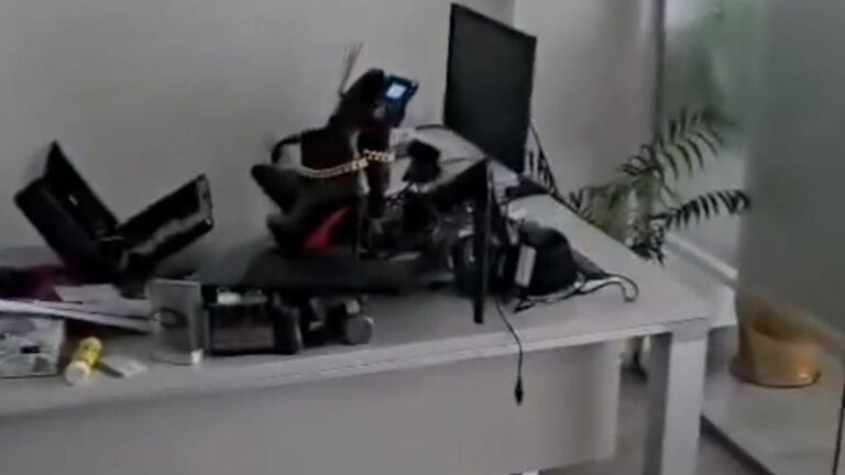 Atacaron la sede del sindicato de uno de los jefes de la CGT, a días de la marcha a Plaza de Mayo Atacaron la sede del sindicato de uno de los jefes de la CGT, a días de la marcha a Plaza de Mayo