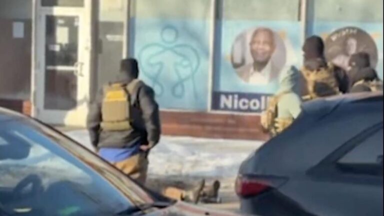 Un agente federal asesina con disparos a quemarropa a otra persona en Minneapolis Un agente federal asesina con disparos a quemarropa a otra persona en Minneapolis