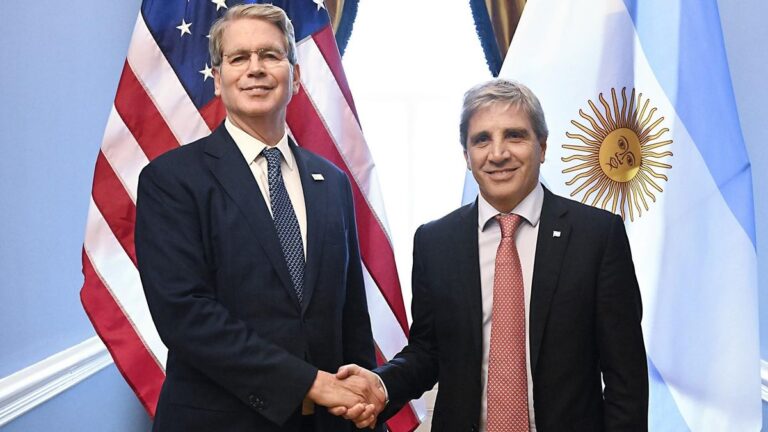 El Gobierno le devolvió a EEUU los US.500 millones que Trump le había prestado a Milei para las elecciones El Gobierno le devolvió a EEUU los US.500 millones que Trump le había prestado a Milei para las elecciones