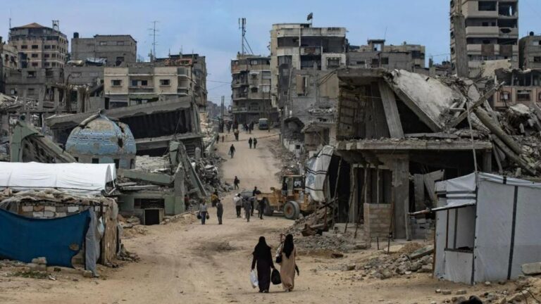 Israel mata a 11 gazatíes, incluidos 3 periodistas, en ataques a lo largo de la Franja Israel mata a 11 gazatíes, incluidos 3 periodistas, en ataques a lo largo de la Franja