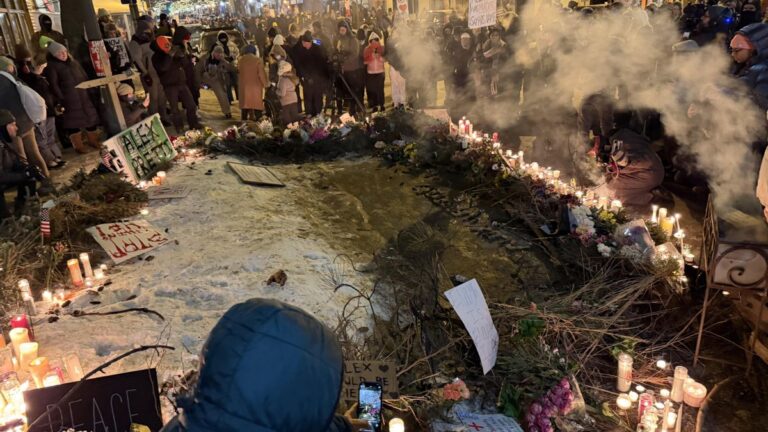 Alex Pretti, de 37 años y enfermero de cuidados intensivos: la última persona asesinada por agentes federales Alex Pretti, de 37 años y enfermero de cuidados intensivos: la última persona asesinada por agentes federales