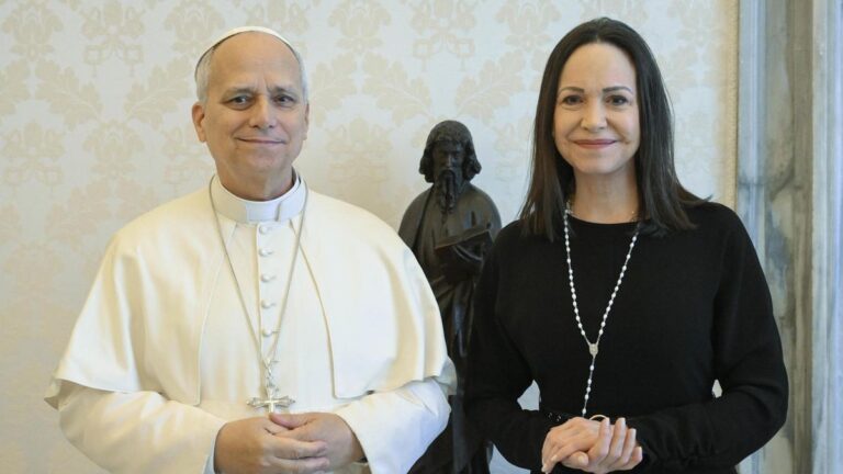 El papa León XIV recibió en el Vaticano a la líder opositora venezolana, María Corina Machado