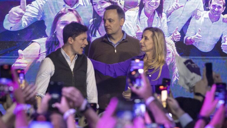 El silencio del Gobierno: la causa ANDIS ya no golpea solo a Karina y alcanza también al entorno de Santiago Caputo