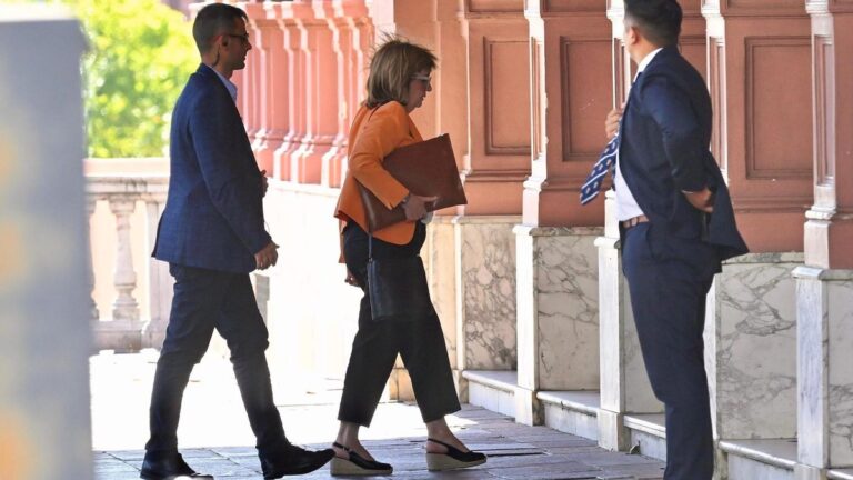 “Tenemos el 95% de los temas cerrados”: Bullrich acepta cambios en el FAL y llama a sesión por reforma laboral el 11 “Tenemos el 95% de los temas cerrados”: Bullrich acepta cambios en el FAL y llama a sesión por reforma laboral el 11