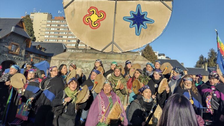 Cuerpos sin datos: mujeres mapuche, extractivismo y salud reproductiva Cuerpos sin datos: mujeres mapuche, extractivismo y salud reproductiva