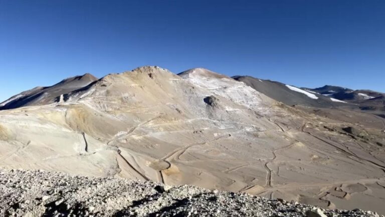 La mayor inversión minera del país apoya otra ley de glaciares pero dice que no tocará ninguno