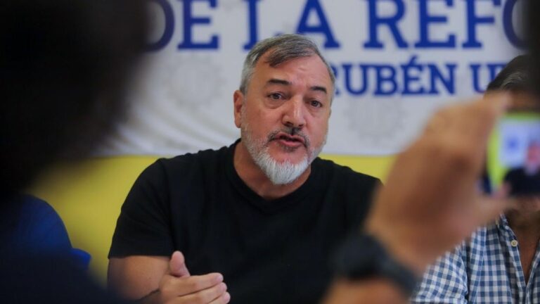 ATE se diferencia de la CGT: «Sería un error grave no parar frente a una reforma laboral demoledora para los trabajadores» ATE se diferencia de la CGT: «Sería un error grave no parar frente a una reforma laboral demoledora para los trabajadores»