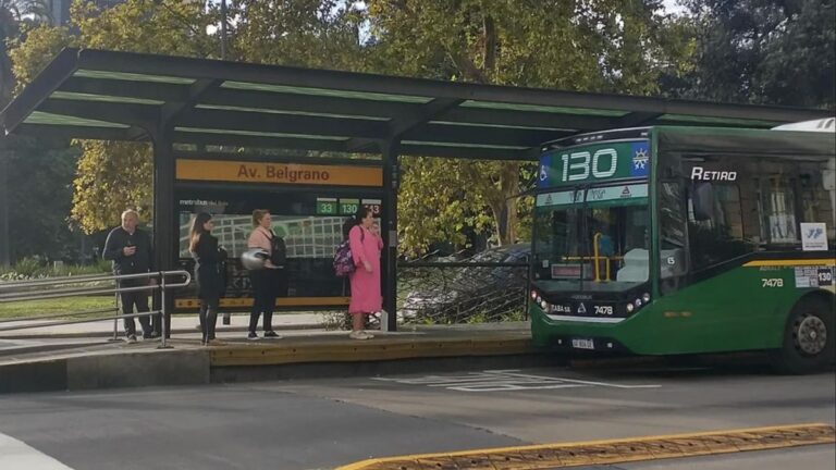 Qué líneas de colectivos funcionan durante el paro de este jueves