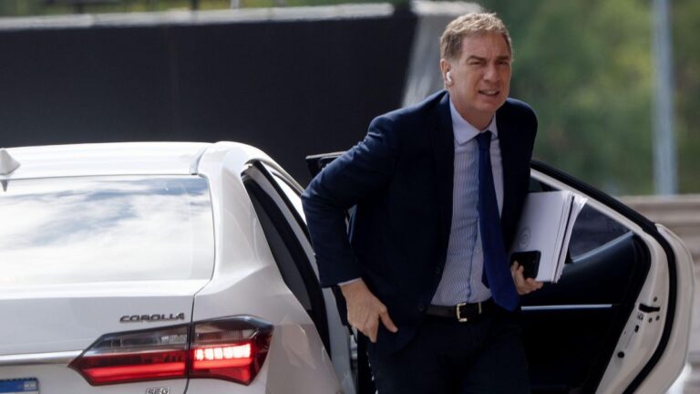 Con Milei en Washington, el Gobierno le bajó el precio al paro y apuesta todo a la reforma laboral