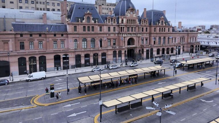 La CGT destaca el acatamiento del paro general y en el Gobierno lo califican de «perverso»