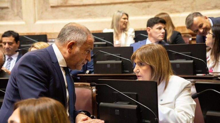 La Casa Rosada busca no ceder en comisión y apuesta a definir la reforma laboral voto por voto en el recinto