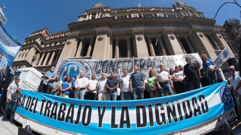 La CGT presentó un amparo contra la reforma laboral de Milei