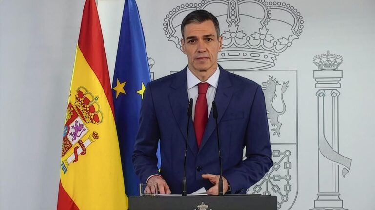 El Gobierno de España le responde a Trump con un “no a la guerra”: “No seremos cómplices por miedo a las represalias” El Gobierno de España le responde a Trump con un “no a la guerra”: “No seremos cómplices por miedo a las represalias”