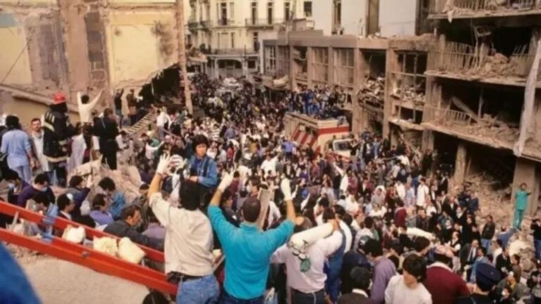 Causa AMIA: el fiscal pidió procesar a diez iraníes y amplió la acusación contra la cúpula del régimen